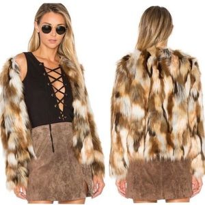 x REVOLVE Averly Faux Fur Coat in Beige & Brown
Tularosa